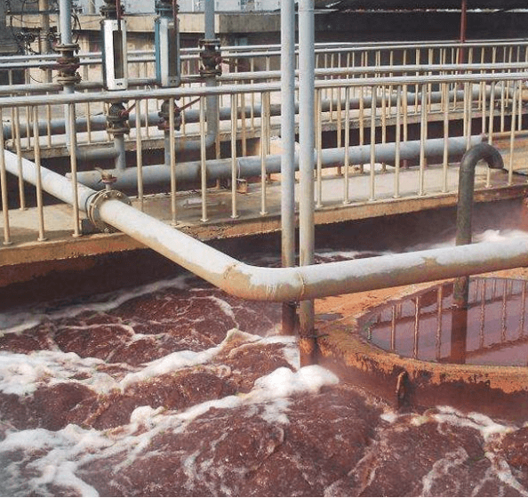 (圖:紡織廠污水泡沫現場)