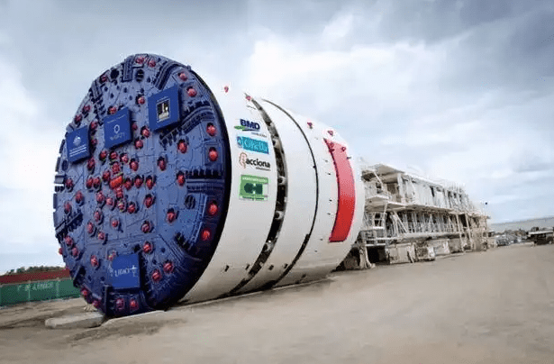 （圖：盾構(gòu)機）