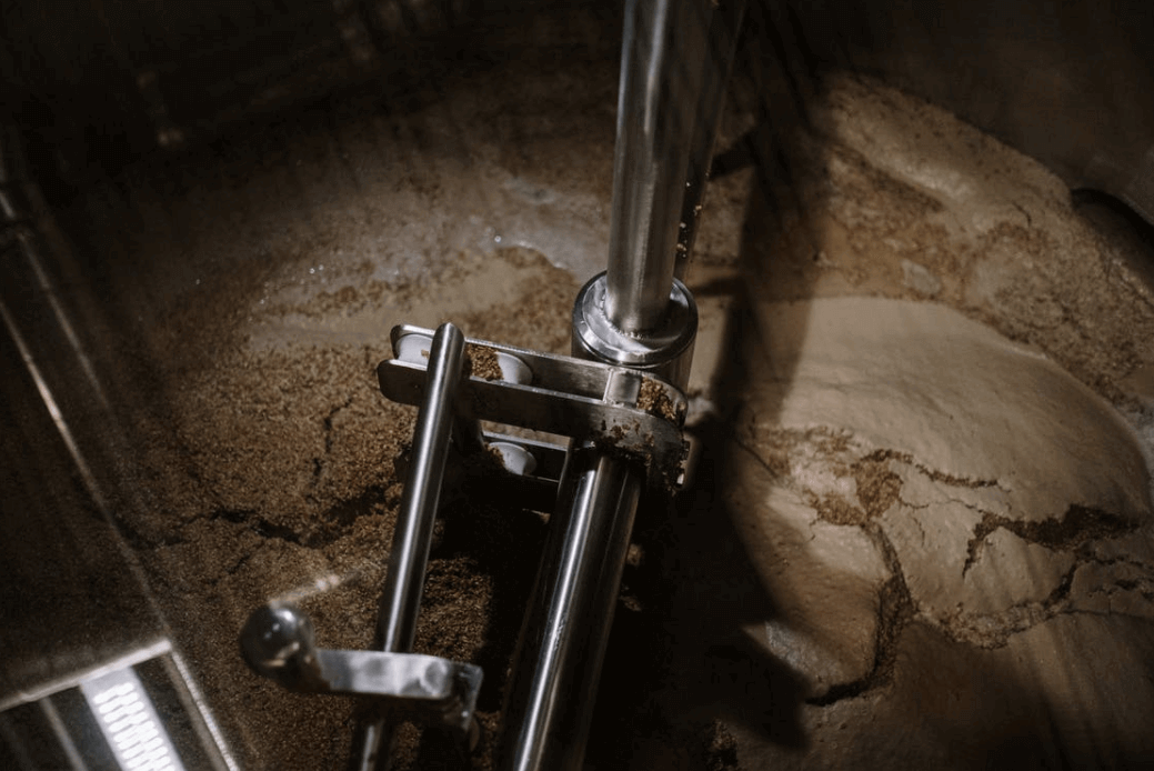 （圖：發酵罐泡沫）