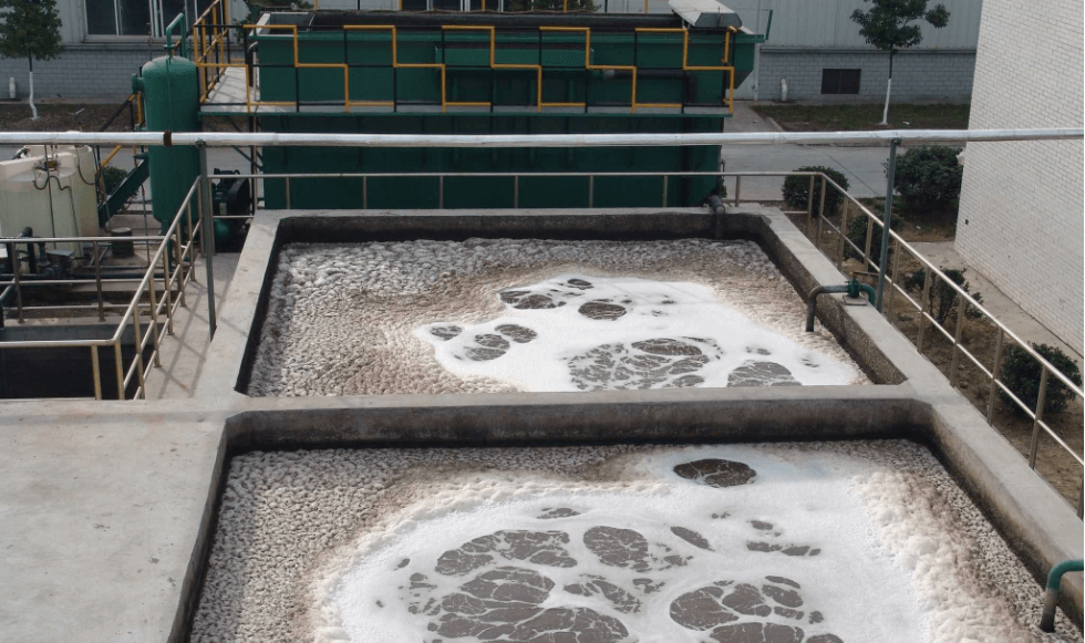 （圖：工業廢水處理池）